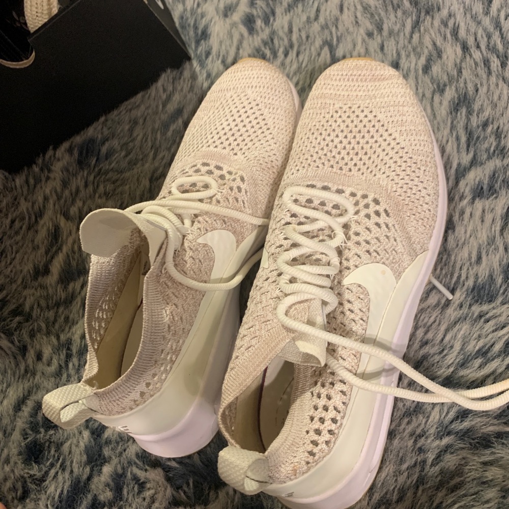 Nike tennis shoes